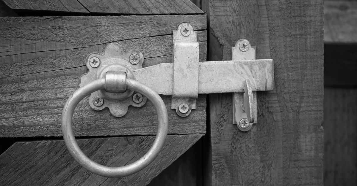 What Makes a Mortise Lock Different From Standard Commercial Hardware — Englewood Locksmith Corp