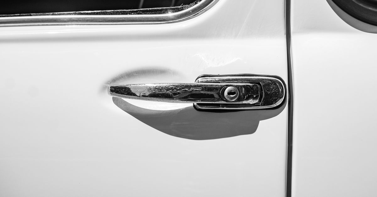 Locksmith Services in General: Vehicle Locksmith, Pricing Factors, and What to Expect on Every Call — Englewood Locksmith Corp